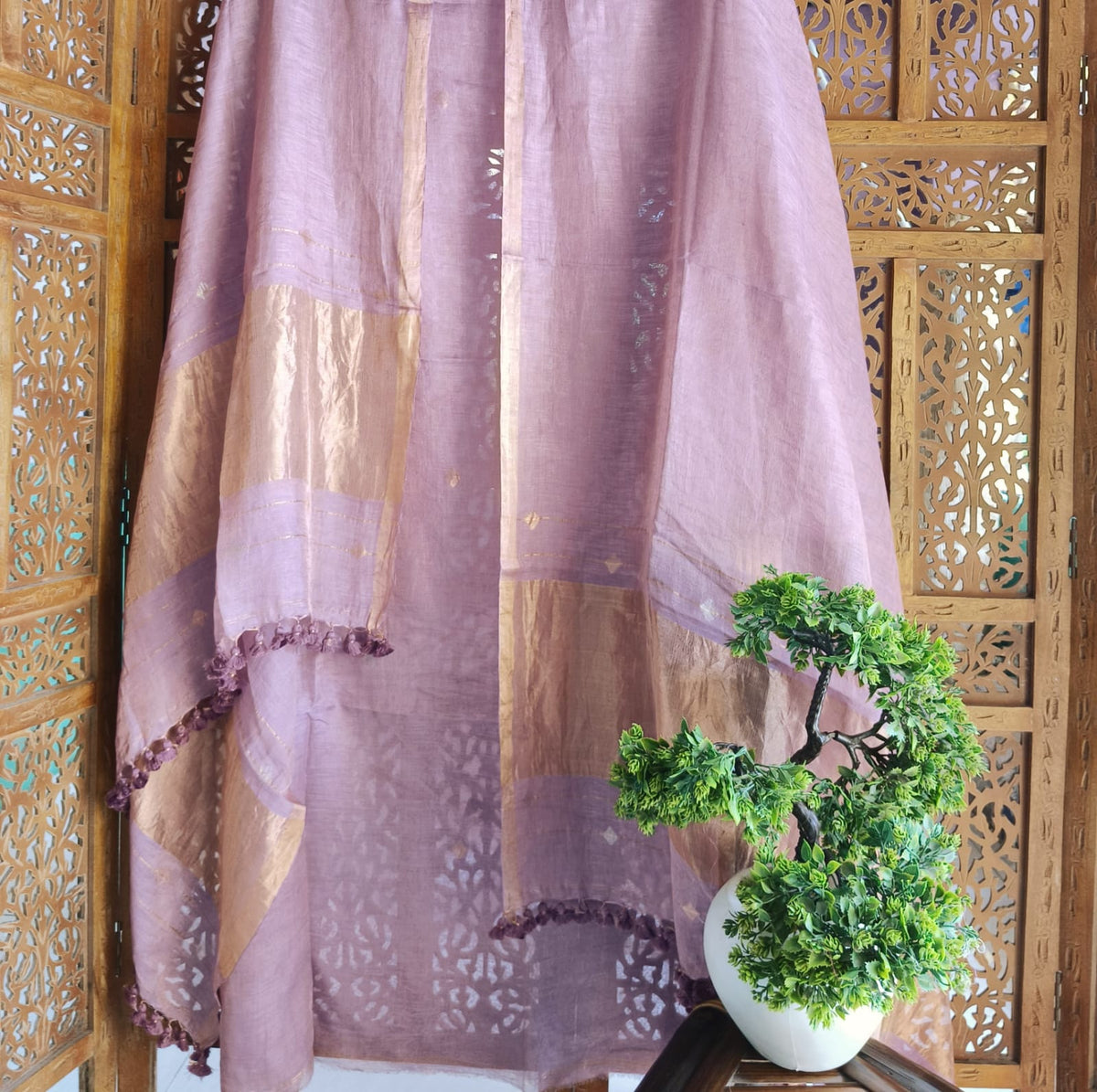Heera Pure Linen Tissue Handwoven Jamdani Suit Set by Rihyaaz featuring intricate diamond butta needle weaving on the kurta and dupatta. Premium soft luxury linen tissue fabric, handcrafted ethnic wear with 2.5-meter kurta and 2.5-meter dupatta, ideal for festive, wedding, and occasion wear.