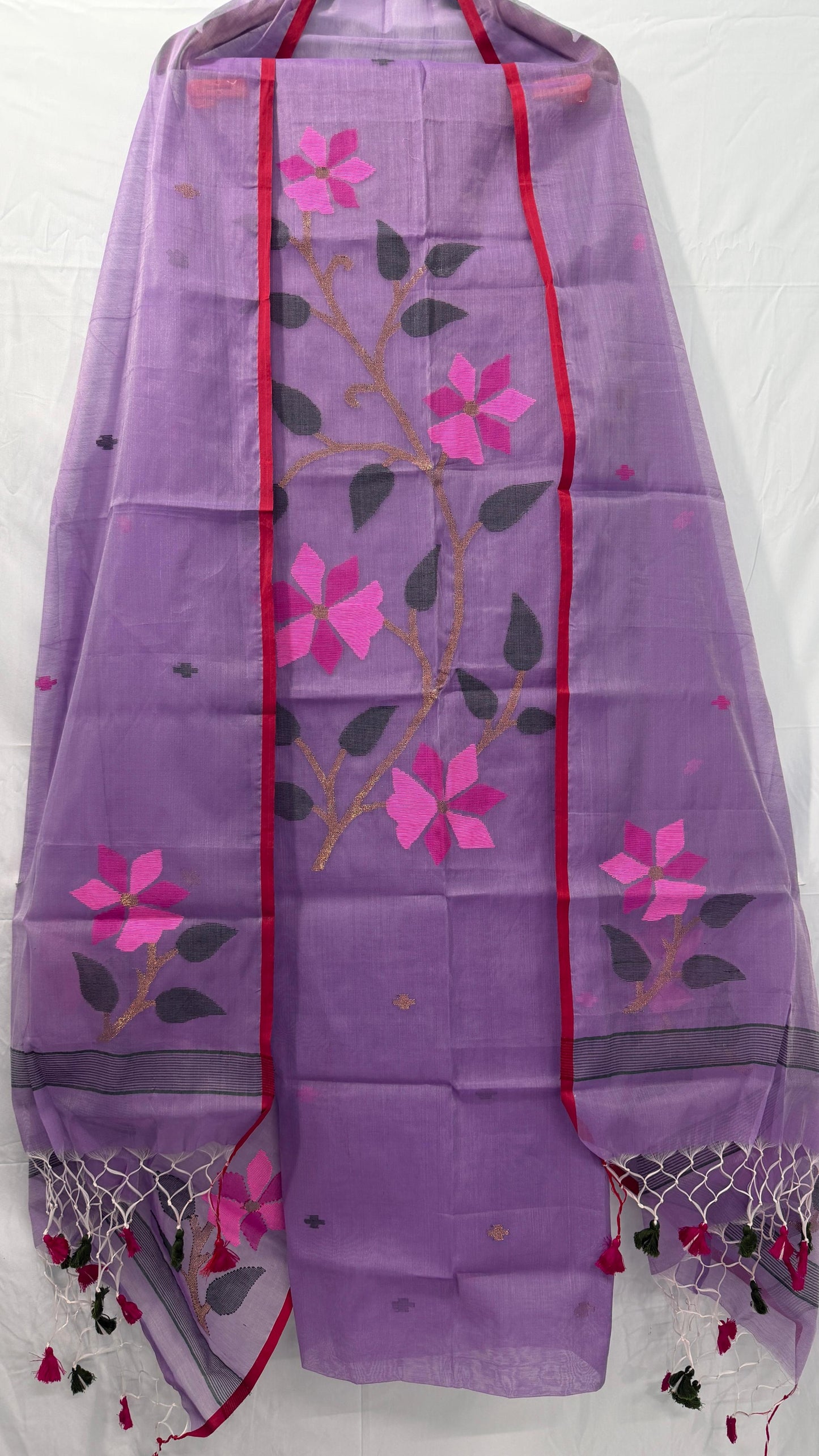 Rihyaaz Muslin Jamdani suit with handwoven detailing, 2.5 meter top and 2.5 meter tassel-finished dupatta.