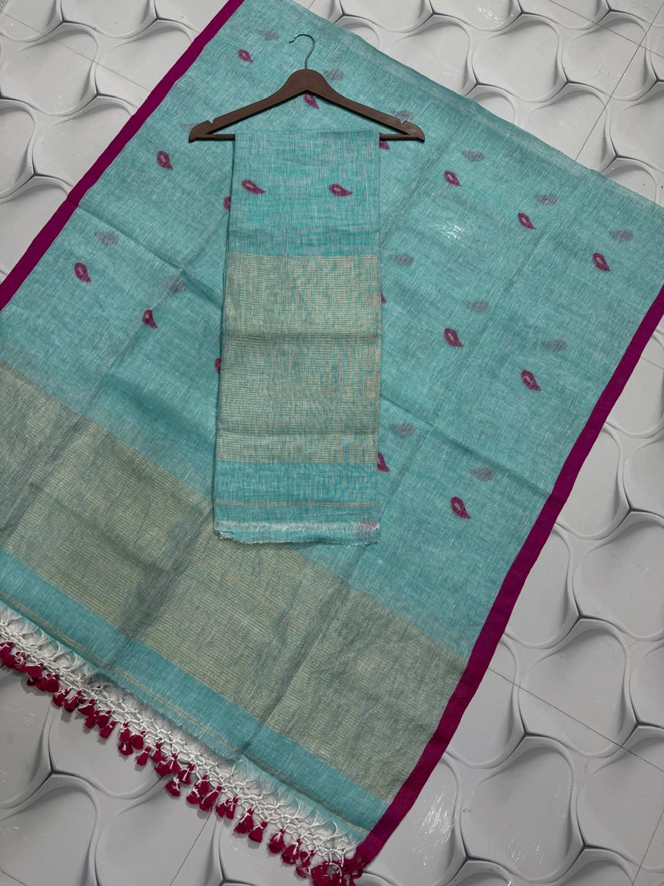 Nethra linen zari patta Jamdani suit by Rihyaaz, featuring a refined linen texture, delicate zari patta detailing and elegant traditional Jamdani craftsmanship.