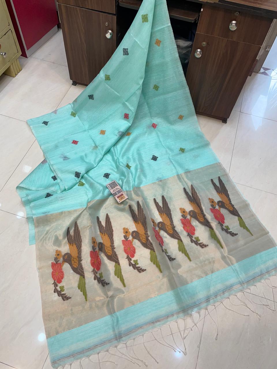 Machranga Traditional 100% pure Matka silk Paithani saree with running blouse piece by Rihyaaz.
