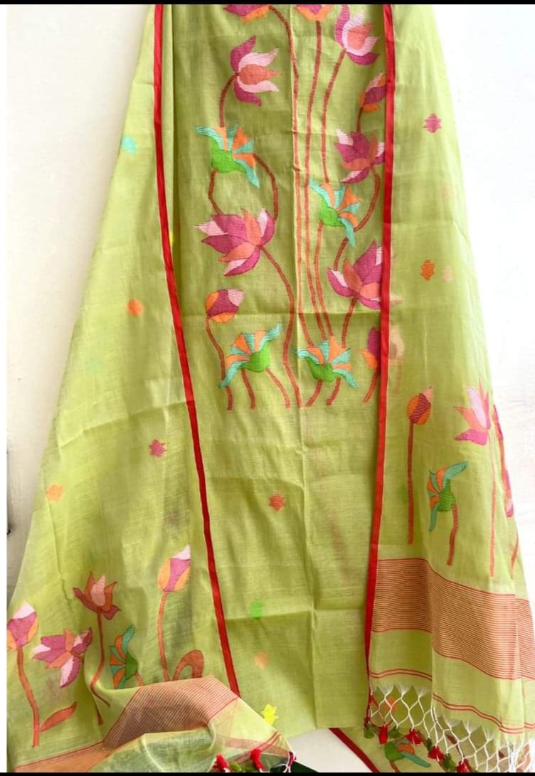 Padma Muslin weaved lotus motif cotton jamdani suit with tassel dupatta by Rihyaaz