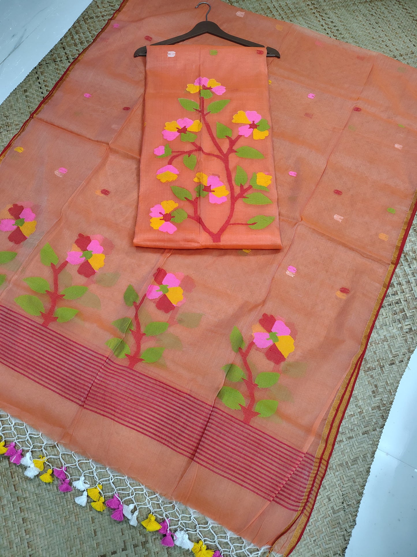 Bethuya Jamdani handwoven suit set by Rihyaaz, crafted in premium Muslin fabric with a beautifully designed 2.5-meter designer dupatta and 2.5-meter top.
