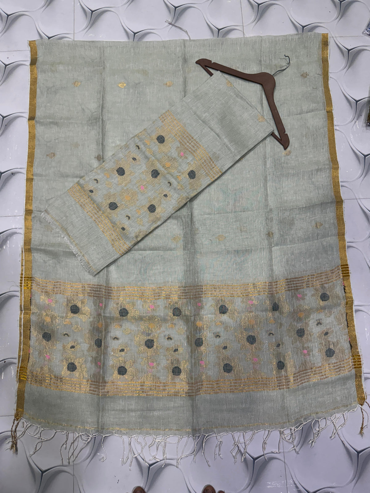 Light Gray zari weaved pure linen Jamdani suit set with 2.6 meter top and 2.5 meter Tassels dupatta by Rihyaaz 