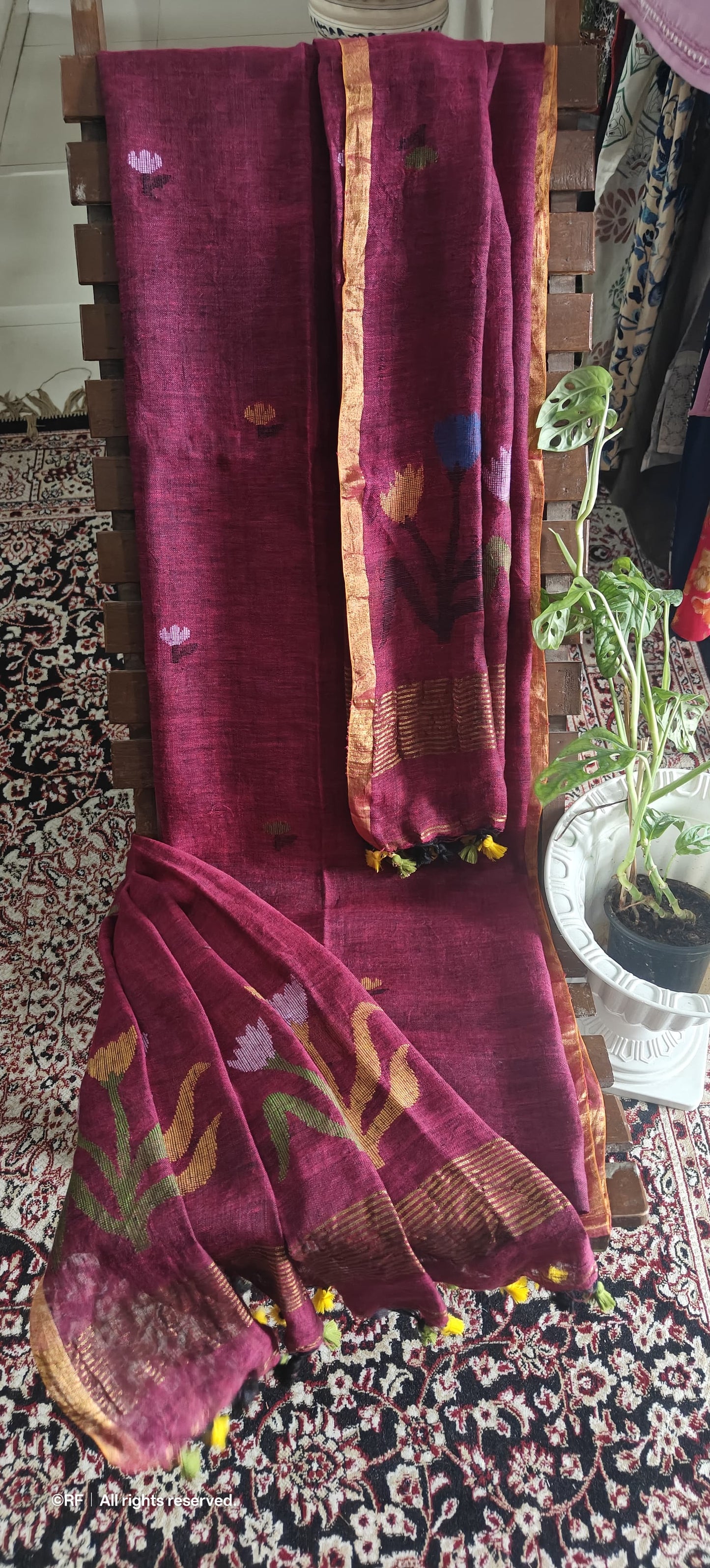 Tulip zari weaved 84 count Jayshree linen needle Jamdani suit with top and dupatta by Rihyaaz