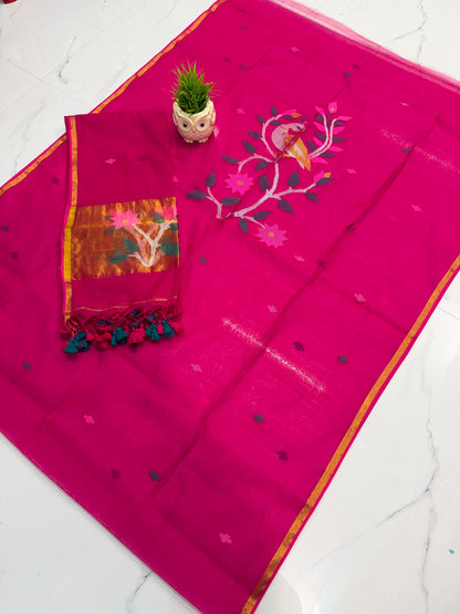Shop the elegant Muslin Jamdani Top & Dupatta by Rihyaaz. Featuring a 2.6-meter top and 2.5-meter dupatta, this timeless handwoven ensemble celebrates Indian craftsmanship and graceful style.
