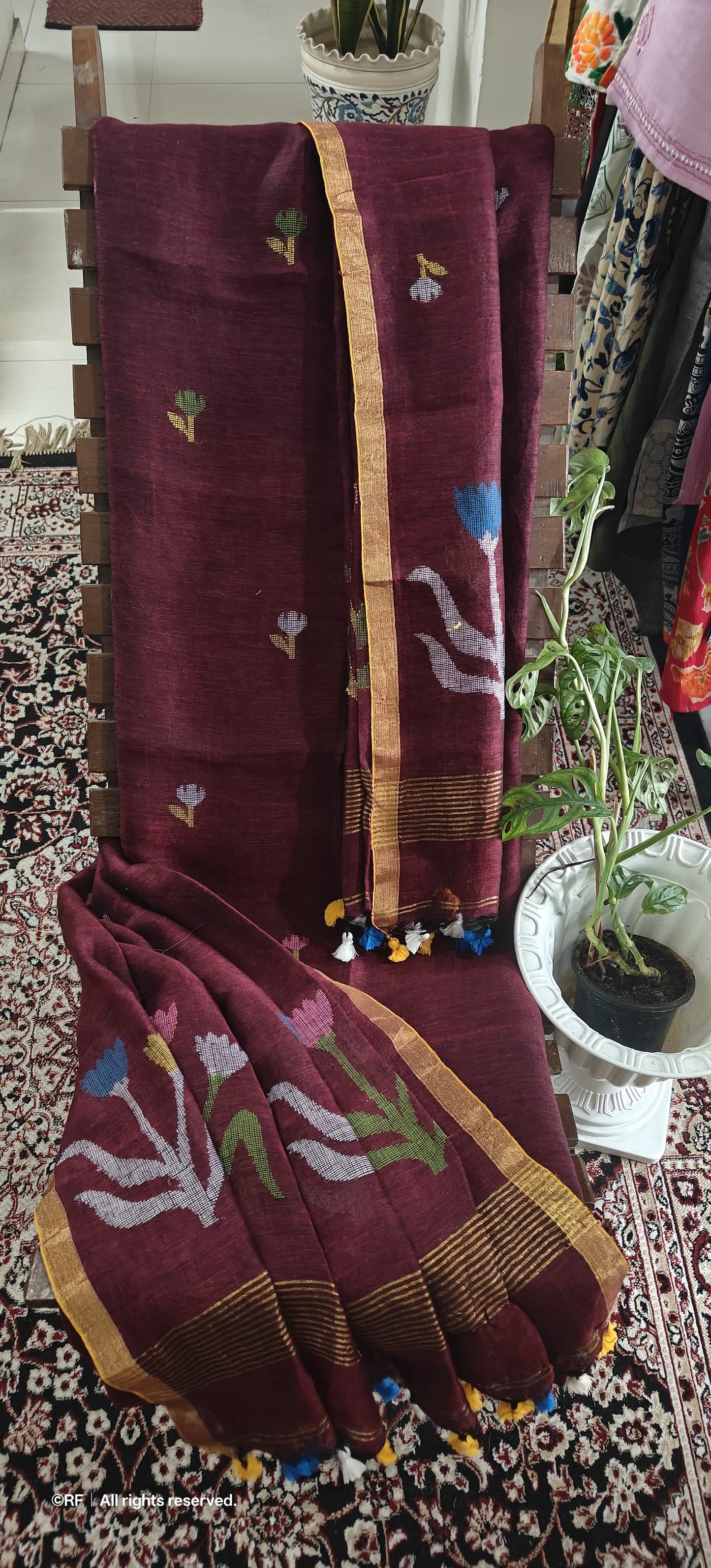 Tulip zari weaved 84 count Jayshree linen needle Jamdani suit with top and dupatta by Rihyaaz