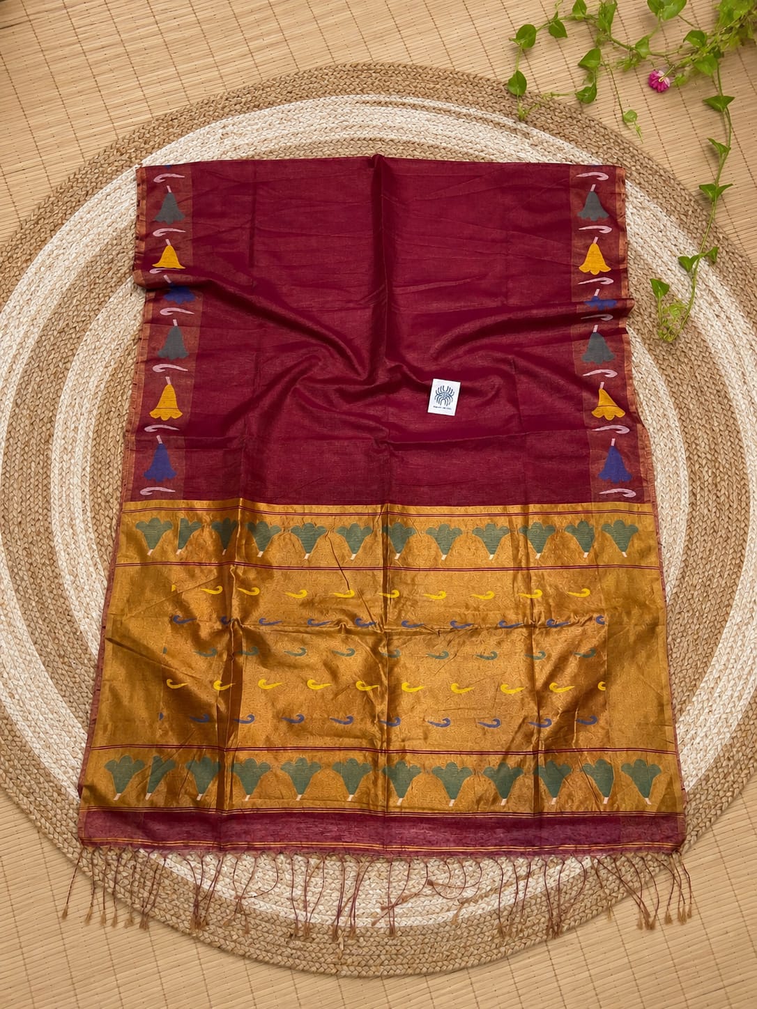 Taish authentic premium quality soft tissue linen handloom Jamdani saree with running blouse piece by Rihyaaz
