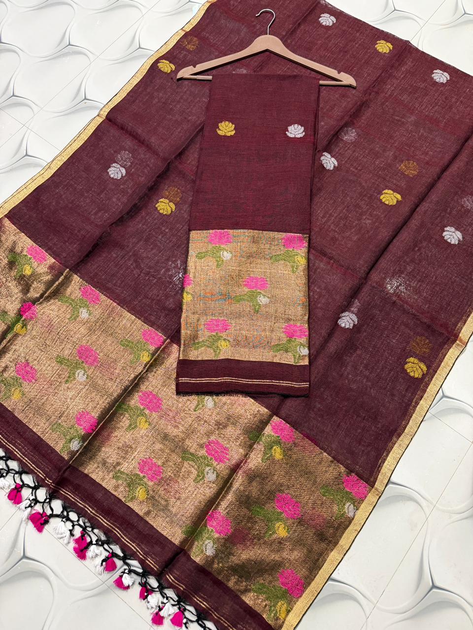 Nusrat Linen Jacquard Palla Jamdani Saree by Rihyaaz featuring an elegant handwoven jacquard palla, premium linen fabric, intricate Jamdani weaving, and a sophisticated traditional design suitable for festive, ethnic, and contemporary occasions.