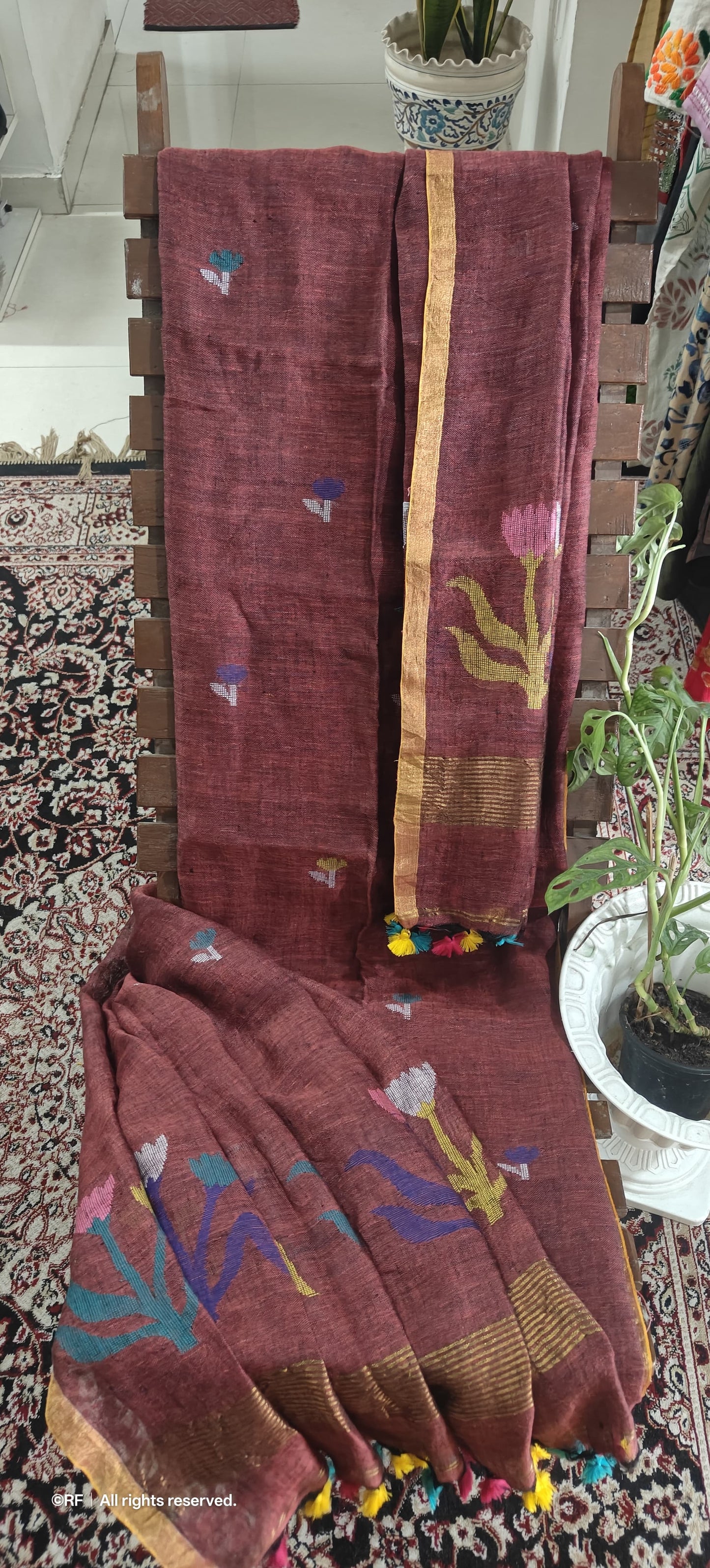 Tulip zari weaved 84 count Jayshree linen needle Jamdani suit with top and dupatta by Rihyaaz