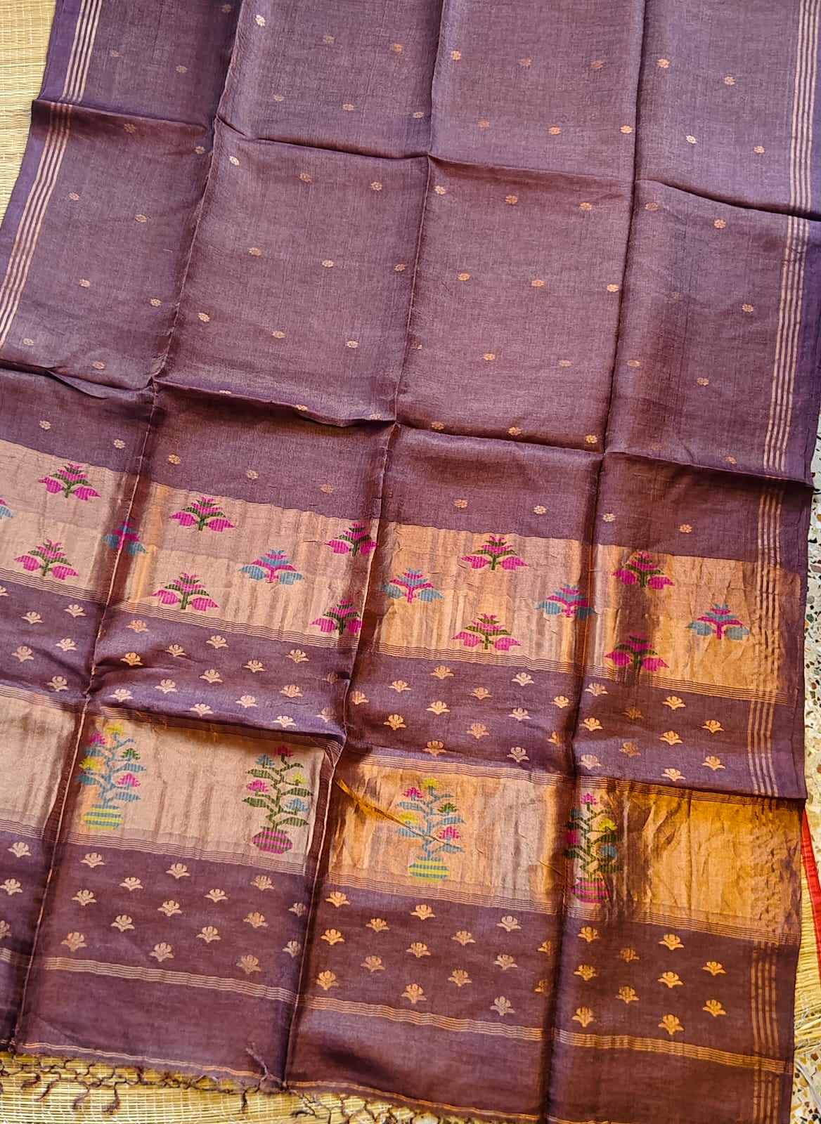 Ritwik premium Mauve tissue tussar saree with Paithani-inspired pallu and all-over Jamdani woven butta, featuring a running blouse piece from Rihyaaz’s exclusive festive collection.