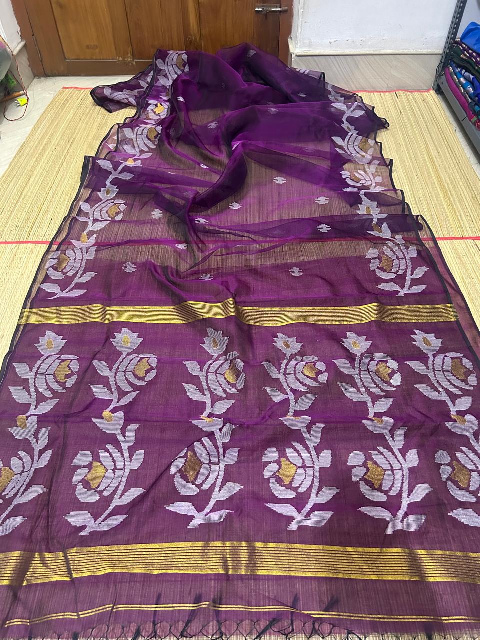 𝓢𝓻𝓲𝓵𝓪𝓽𝓱𝓪 – Pure Muslin Jamdani Saree | Premium Handwoven Saree | Rihyaaz