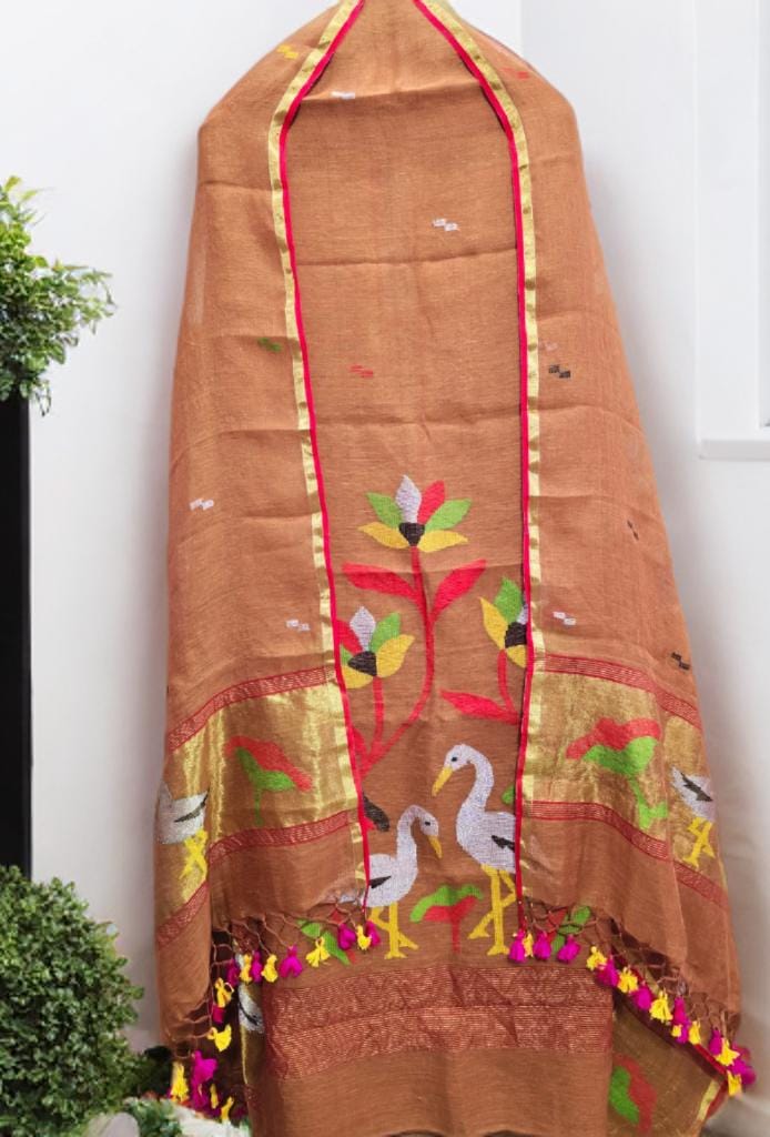Kora Jayshree pure linen handwoven Jamdani kurti and dupatta set by Rihyaaz, featuring premium-quality traditional Indian handloom weaving.