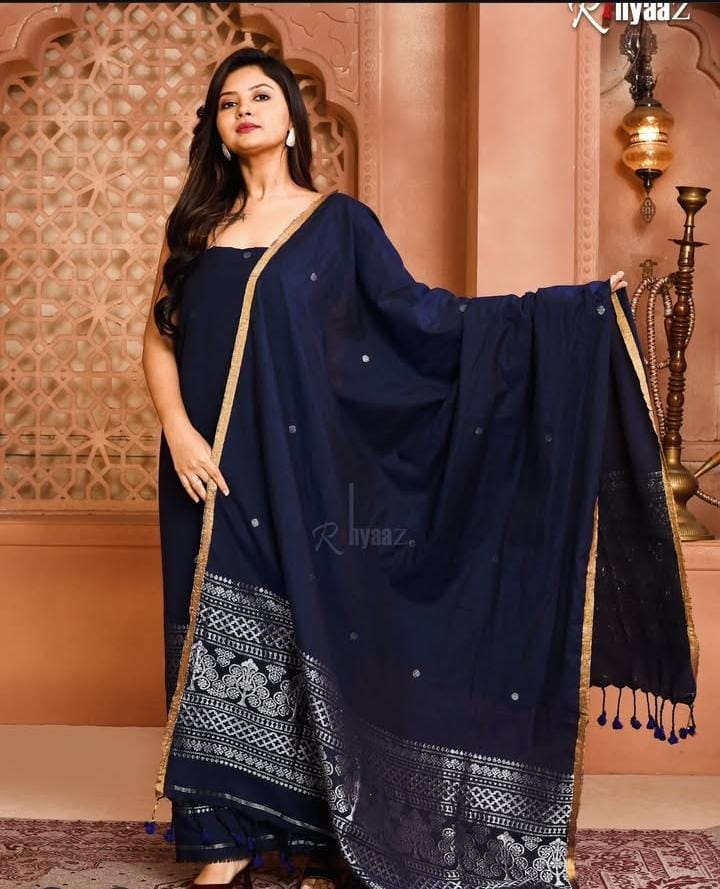 𝓣𝓻𝓪𝔂𝓪 Tissue Linen Korvai Border Suit by Rihyaaz, available in customisable colours and ready to dispatch.