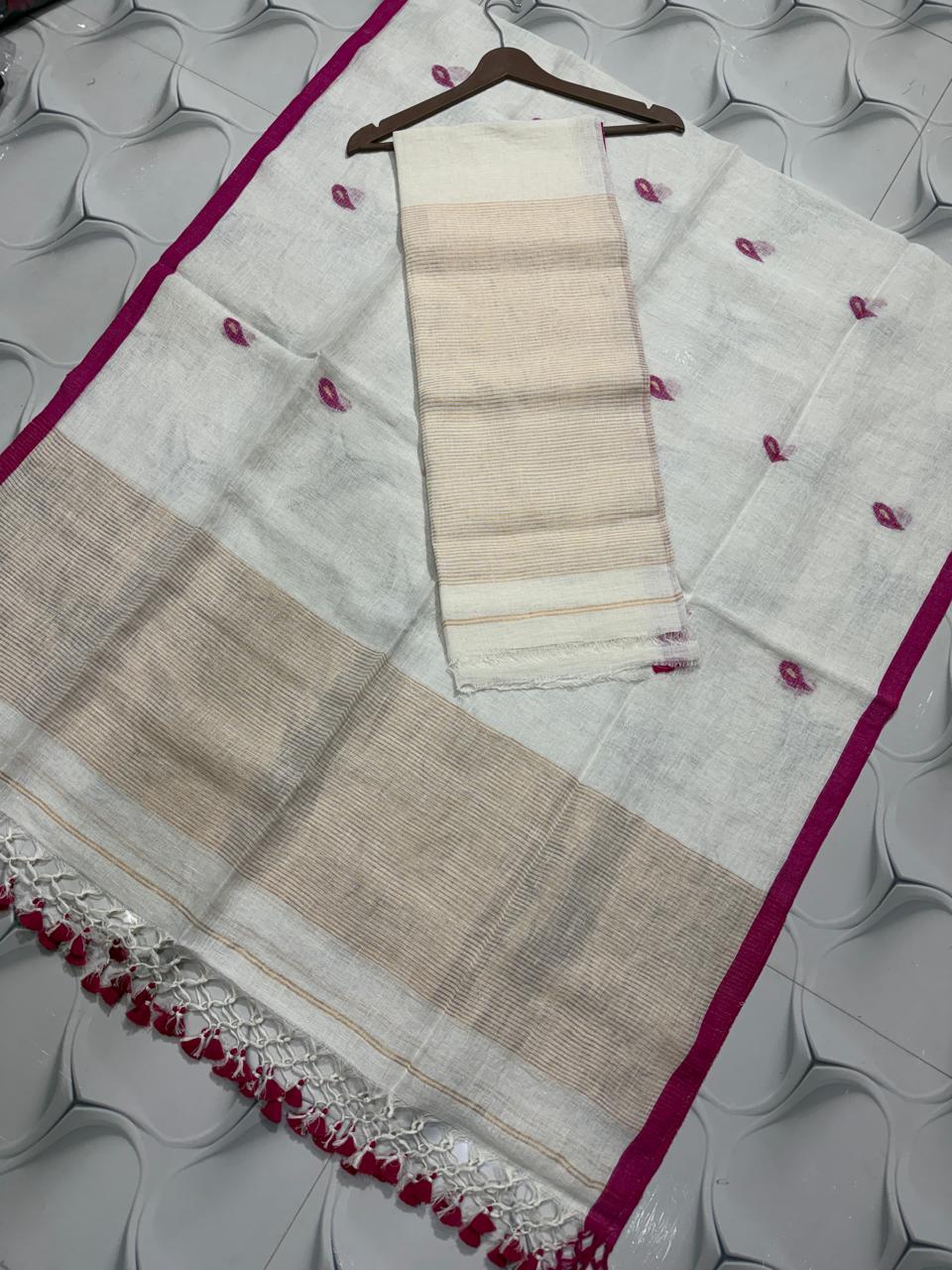 Nethra linen zari patta Jamdani suit by Rihyaaz, featuring a refined linen texture, delicate zari patta detailing and elegant traditional Jamdani craftsmanship.