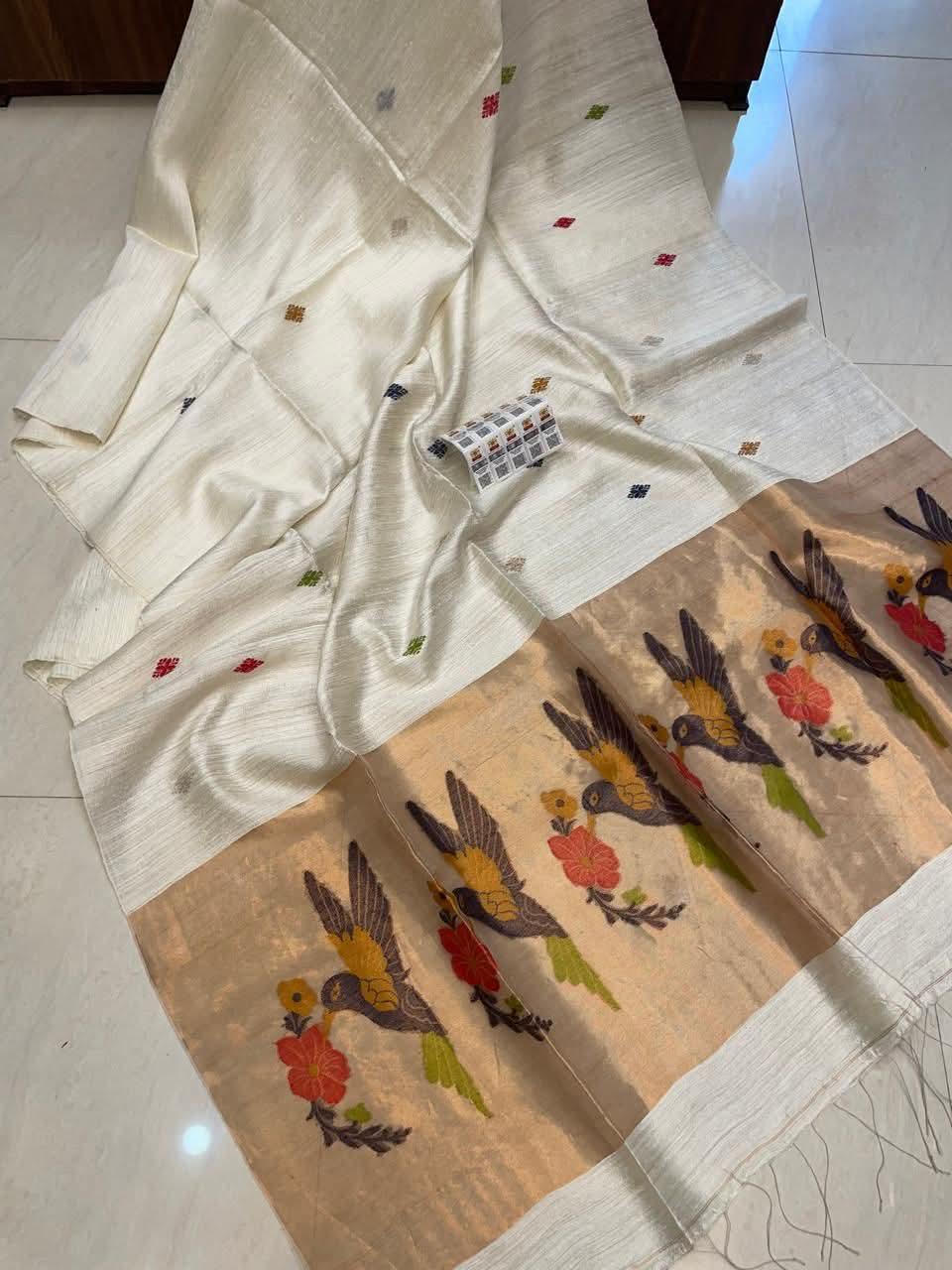 Machranga Traditional 100% pure Matka silk Paithani saree with running blouse piece by Rihyaaz.