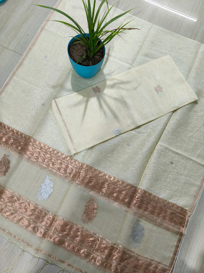 Rashi Silk Linen Lotus Jamdani Suit Set by Rihyaaz featuring a 3-meter silk linen top with a 2.5-meter tassel dupatta, showcasing elegant handwoven Lotus Jamdani craftsmanship.
