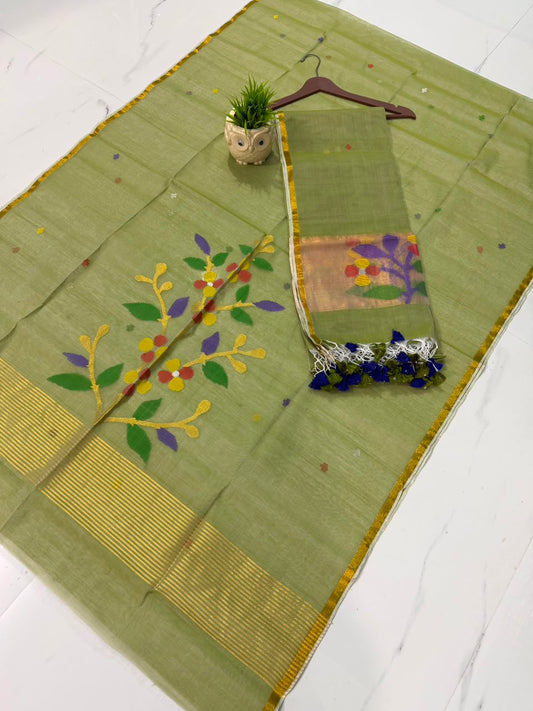 Muslin Jamdani handwoven suit set with 2.5-meter top and 2.5-meter dupatta featuring elegant tassels by Rihyaaz.