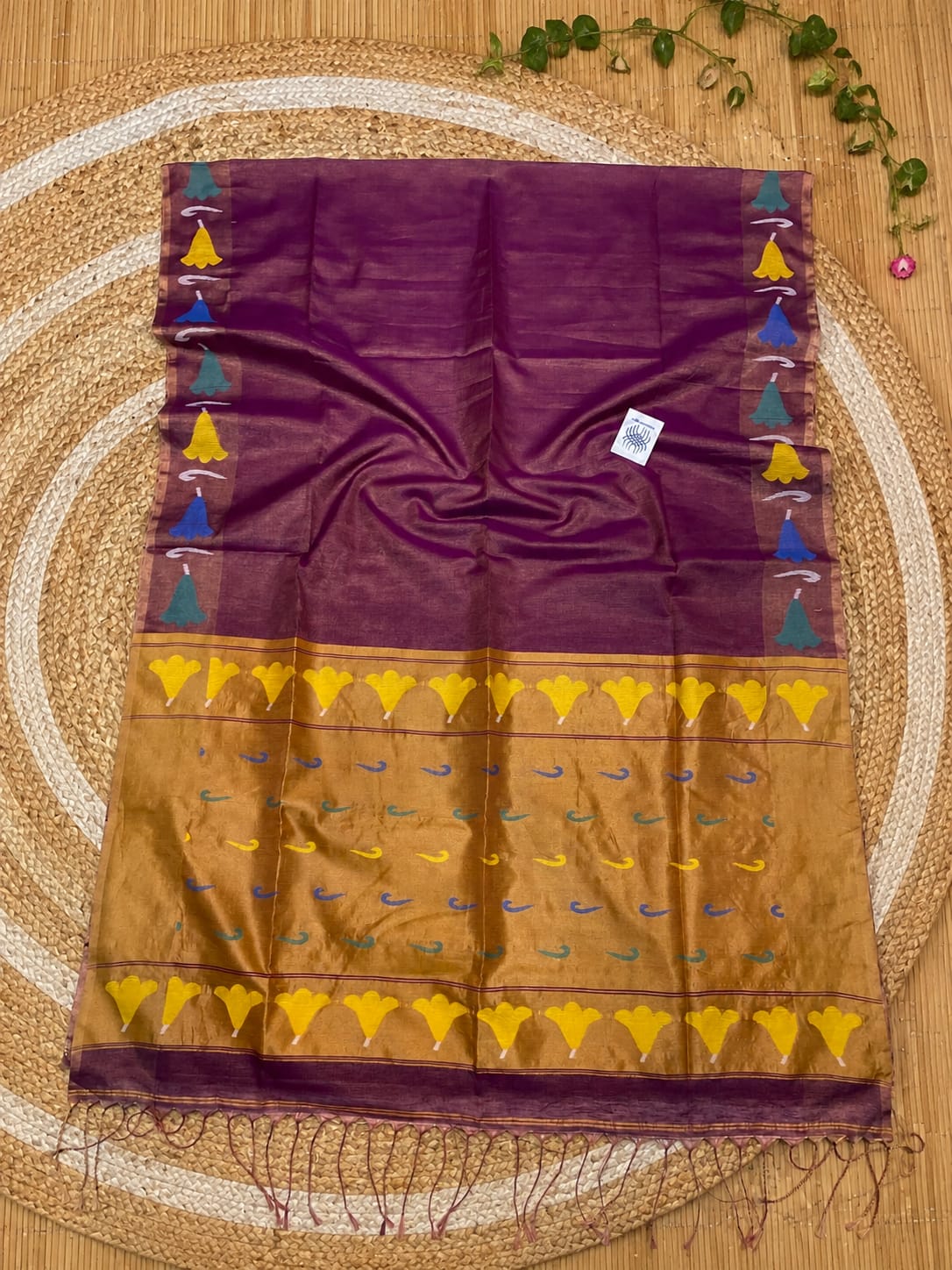 Taish authentic premium quality soft tissue linen handloom Jamdani saree with running blouse piece by Rihyaaz