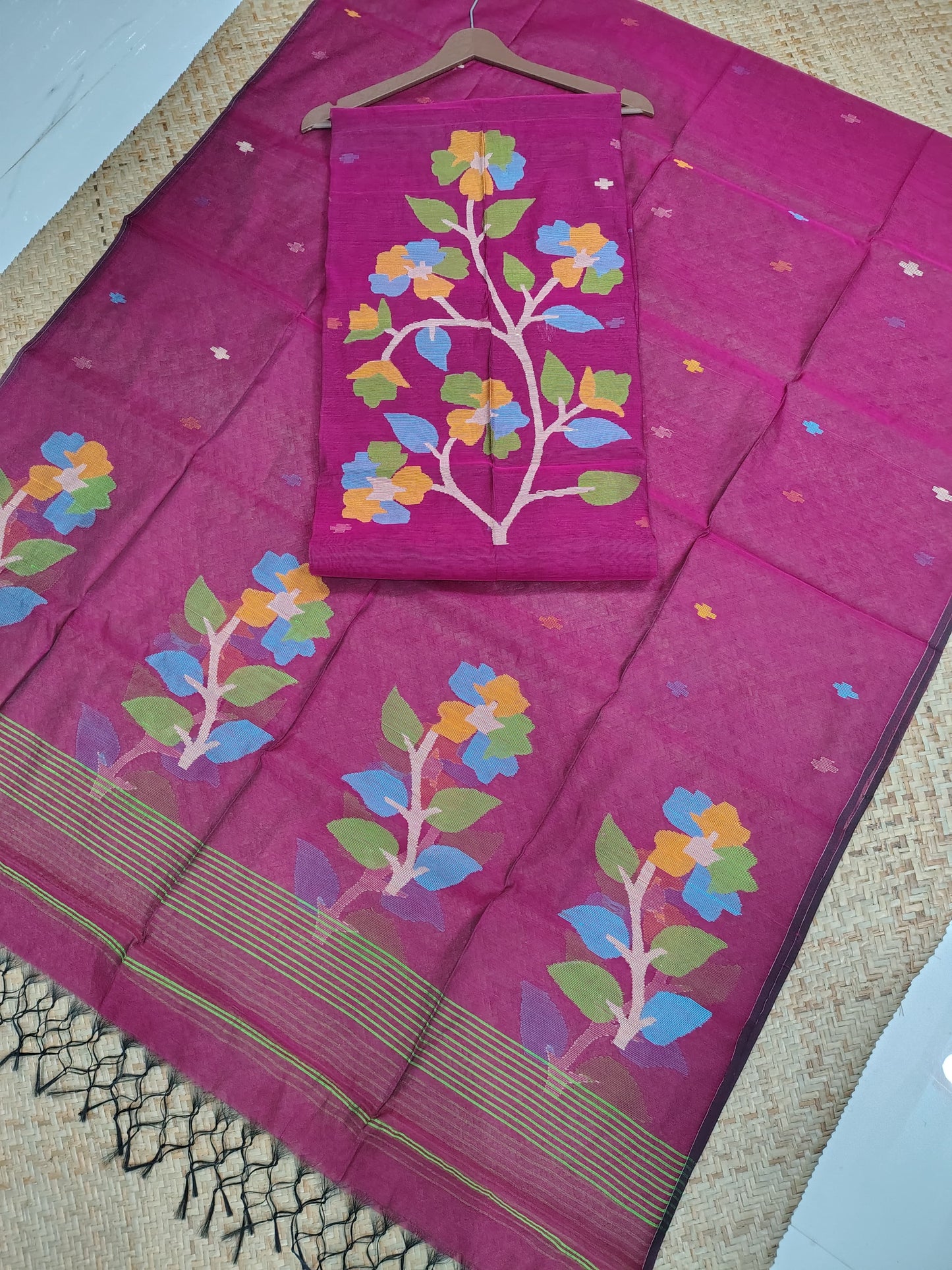 Bethuya Jamdani handwoven suit set by Rihyaaz, crafted in premium Muslin fabric with a beautifully designed 2.5-meter designer dupatta and 2.5-meter top.