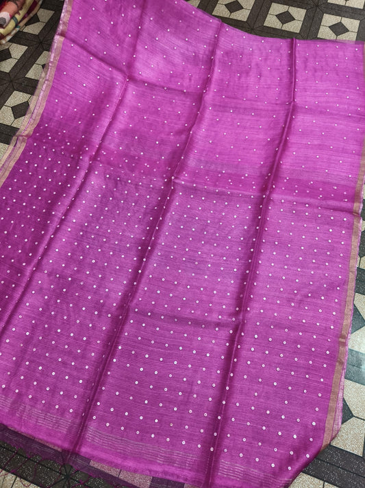 Shatranj Onion pink Pure Matka Muslin Silk saree with zari border and all-over white sequin sea-shell woven palla, paired with running Matka blouse piece by Rihyaaz 