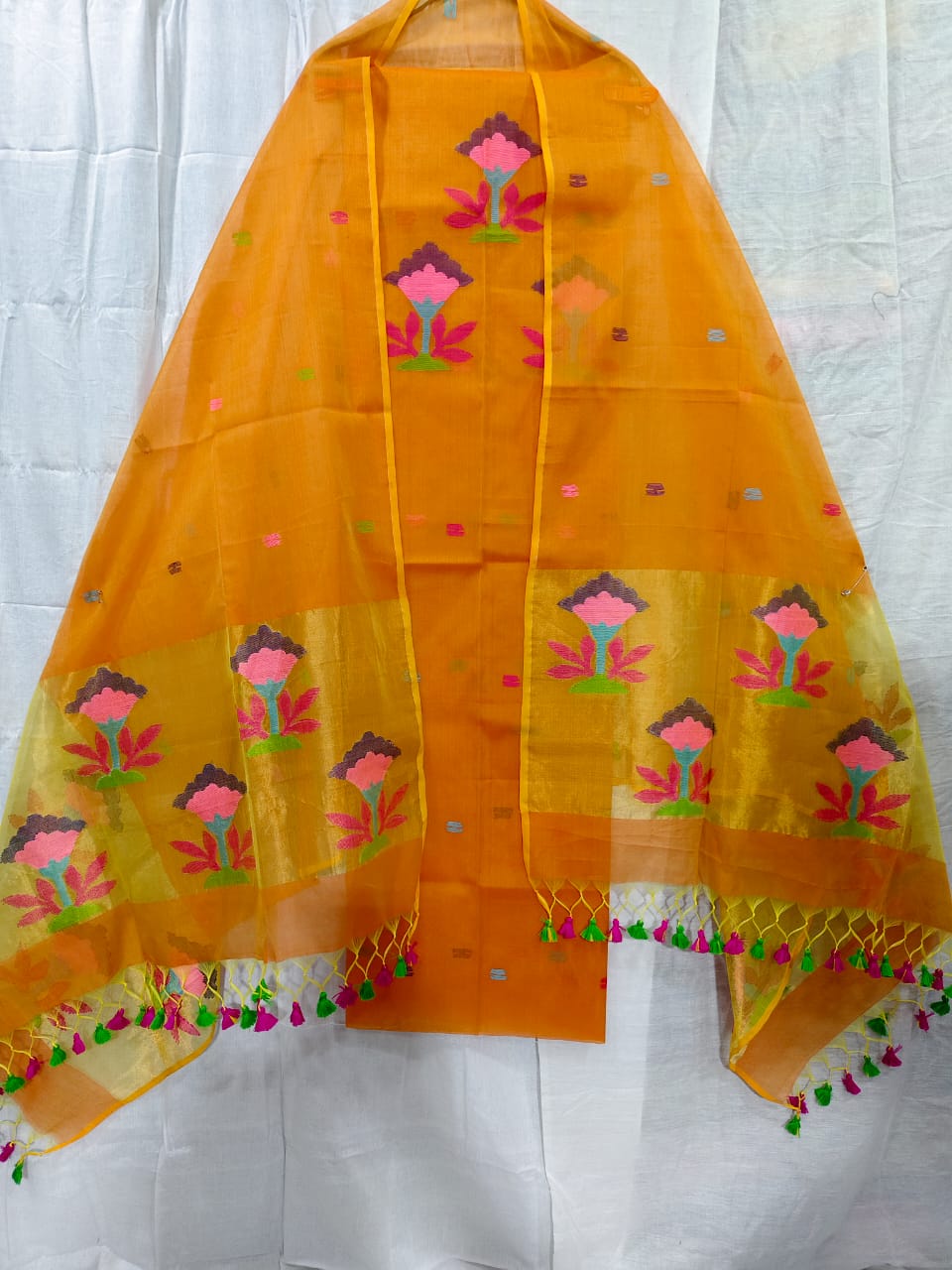 Muslin Weaved Suit with Tasselled Dupatta | Rihyaaz