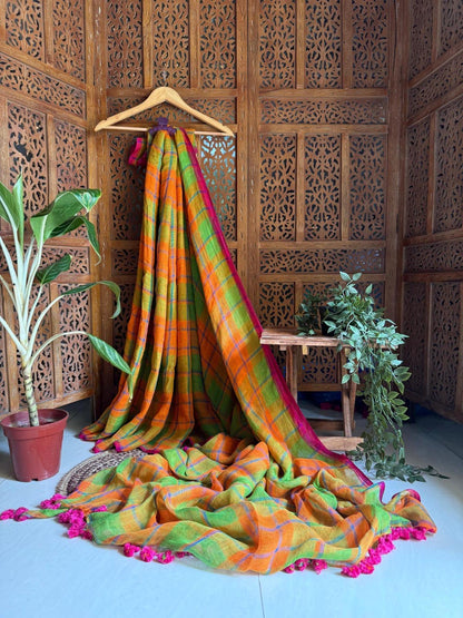 Luxe Parrot green pure 100 count Jayasree linen check saree with running blouse piece by Rihyaaz