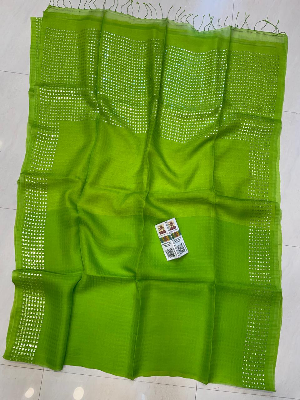 🌟 𝓒𝓱𝓪𝓶𝓪𝓴  – Authentic Pure Double-Ply Export Organic 360 Count Pocket Sequin Dye Saree | Pure Muslin Saree | By Rihyaaz