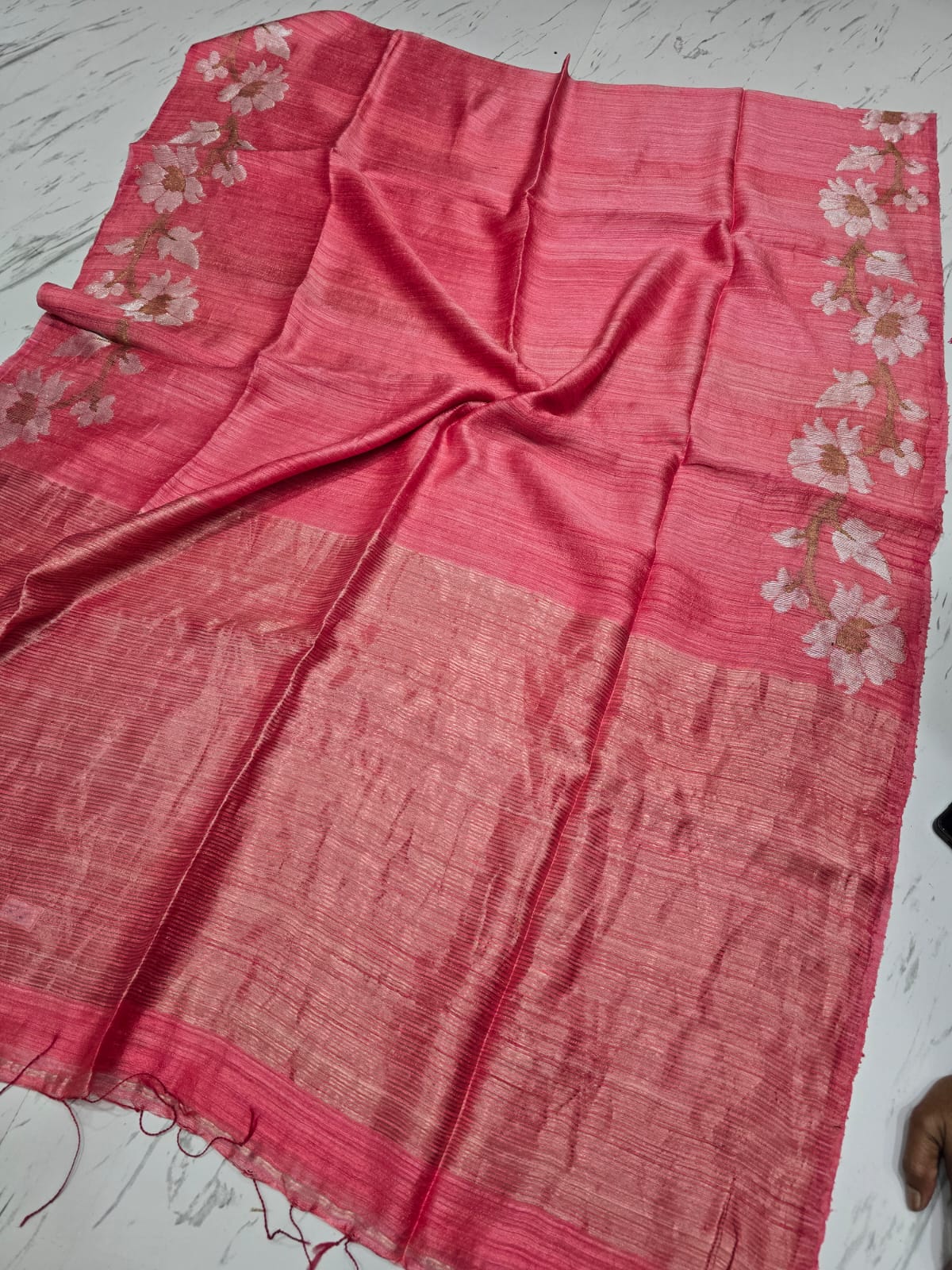 Jui Peach Pure Motka Silk Saree with blouse piece from Rihyaaz. Premium-quality silk with Silk Mark authenticity, perfect for festive and traditional occasions.