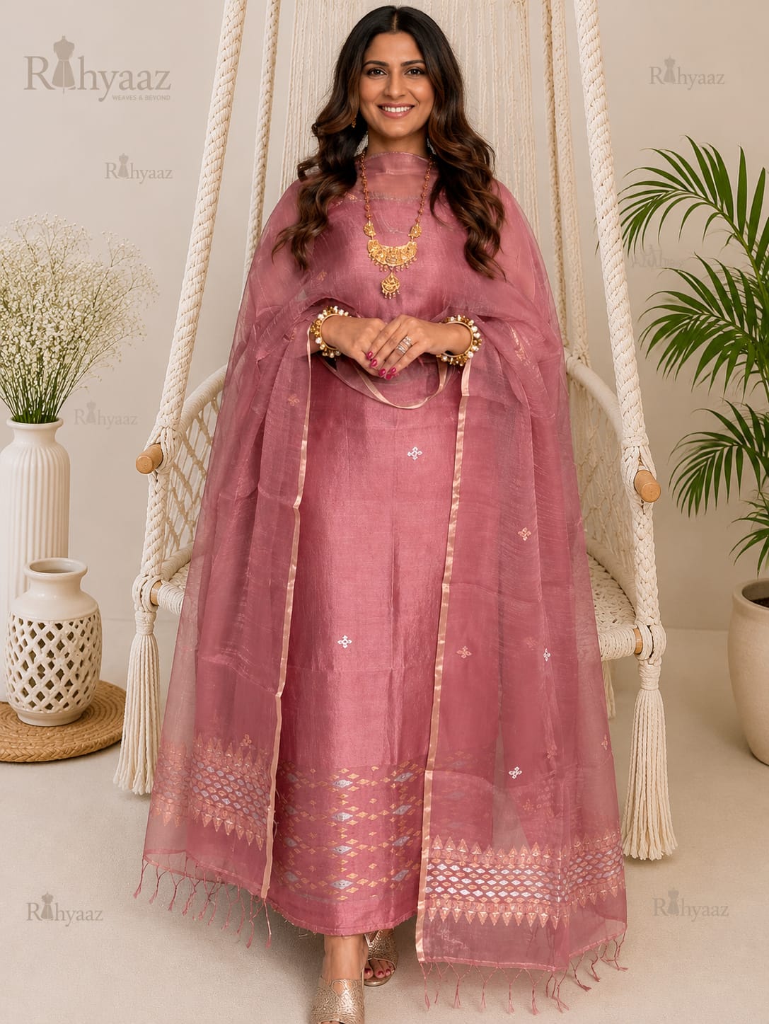 Abha by Rihyaaz – Silk linen dual zari Jamdani weaved suit with an elegant resham dupatta, handcrafted ethnic wear featuring traditional weaving and premium festive craftsmanship.