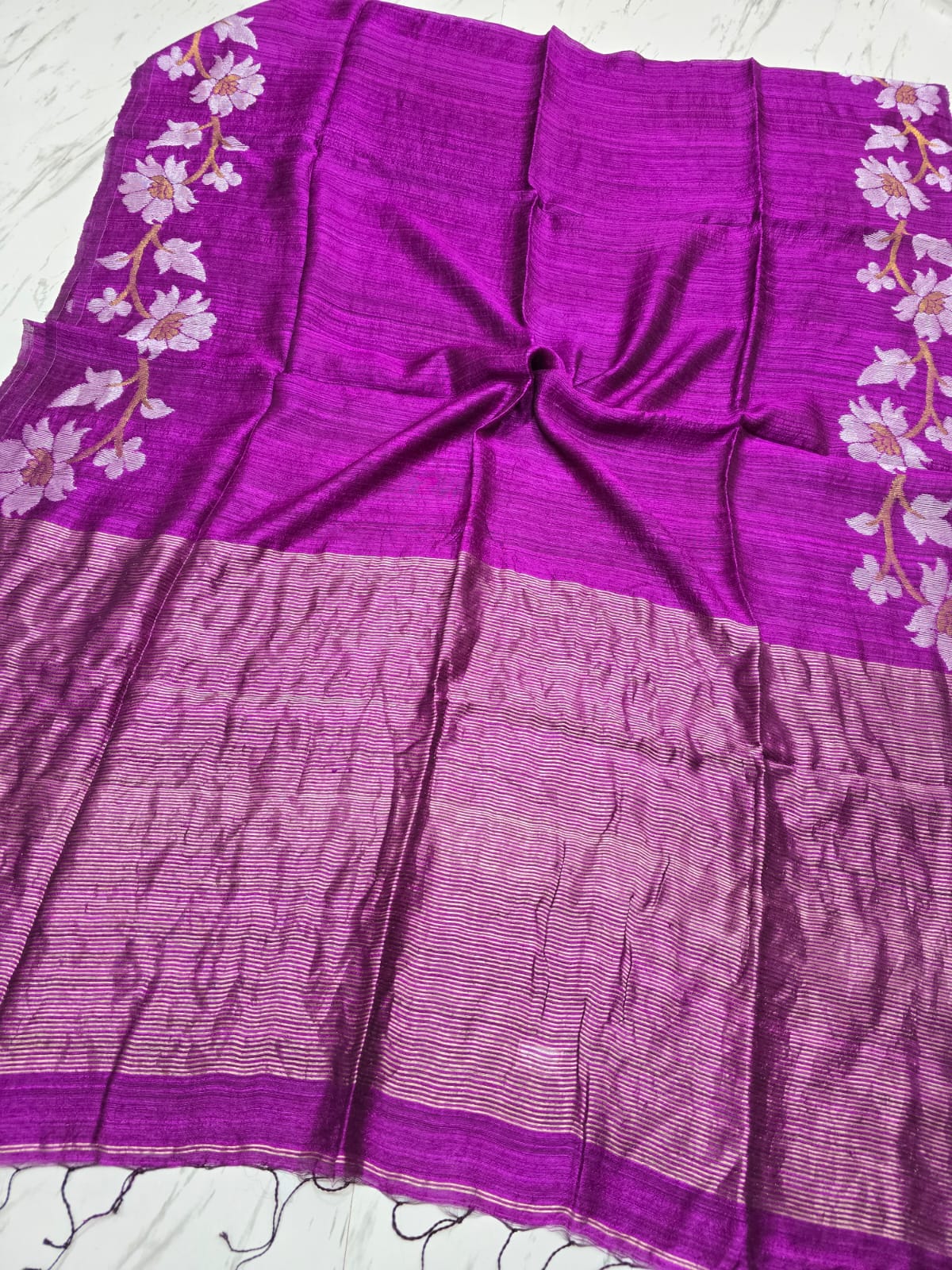 Jui Purple Pure Motka Silk Saree with blouse piece from Rihyaaz. Premium-quality silk with Silk Mark authenticity, perfect for festive and traditional occasions.