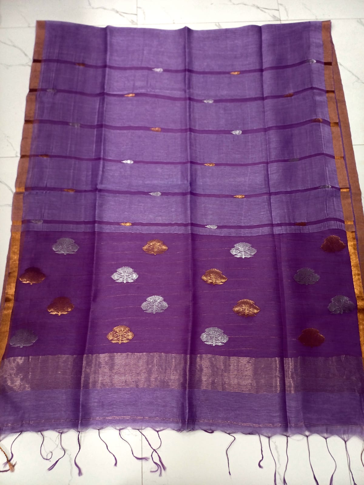 Silkmark Certified Purple Bengal Handloom Tie and Dye Tushar saree with all-over design, contrast border and blouse piece by Rihyaaz.