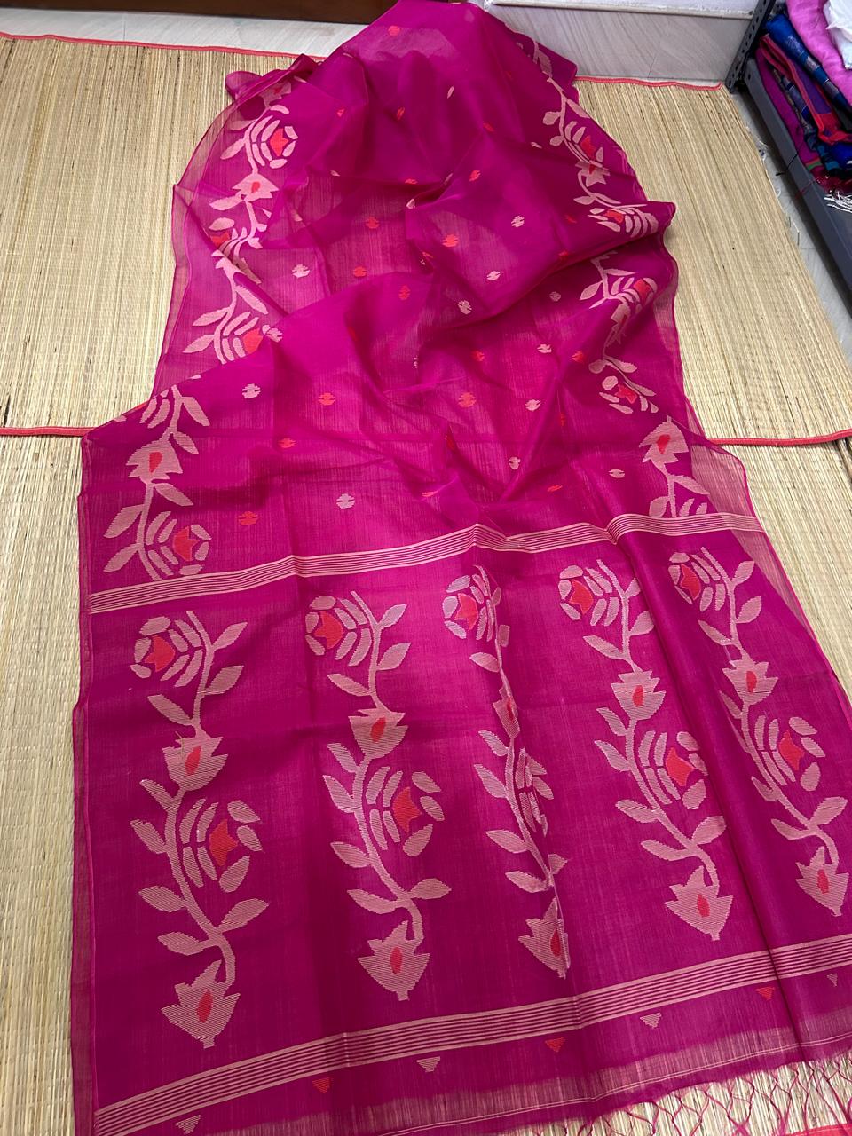 𝓢𝓻𝓲𝓵𝓪𝓽𝓱𝓪 – Pure Muslin Jamdani Saree | Premium Handwoven Saree | Rihyaaz
