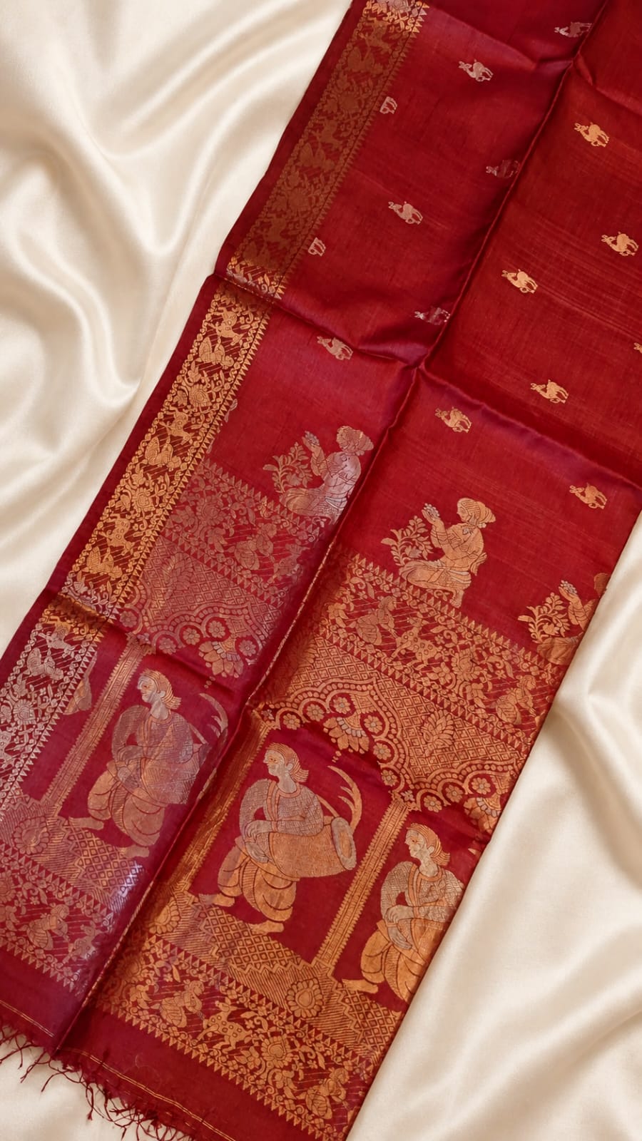Dhakai exclusive pure Bengal tussar silk saree featuring elegant Tussar Swarnachuri weave, paired with a running blouse piece, from Rihyaaz’s premium handloom collection.