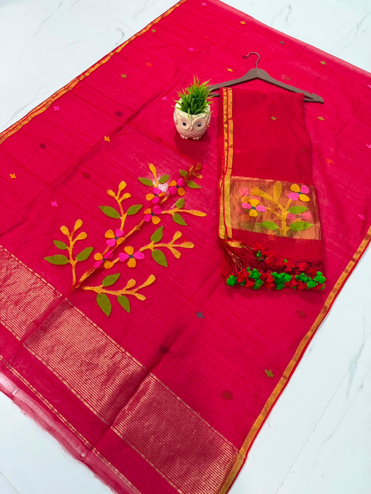 Muslin Jamdani handwoven suit set with 2.5-meter top and 2.5-meter dupatta featuring elegant tassels by Rihyaaz.