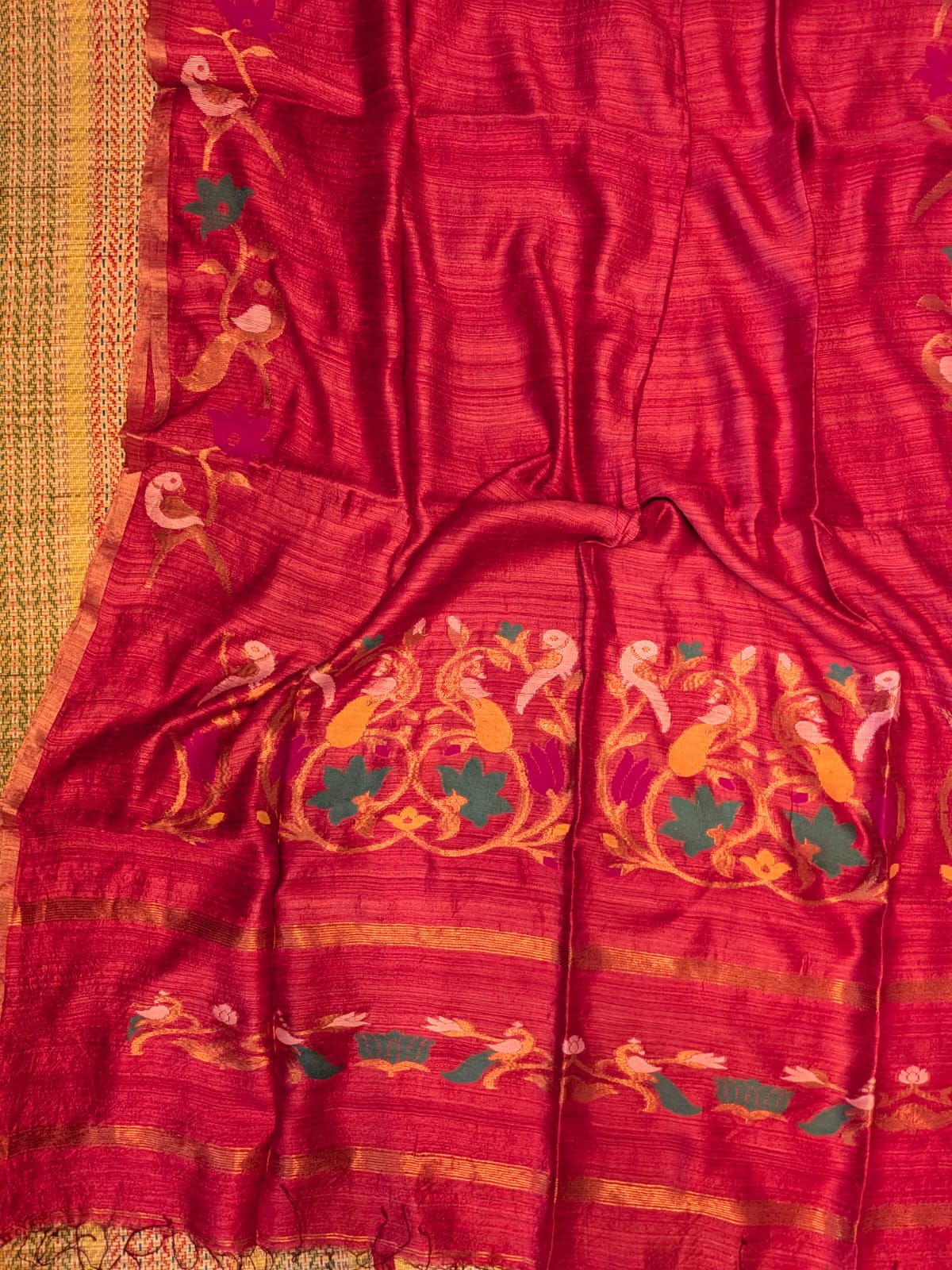 Utsav red Pure Matka Jamdani saree by Rihyaaz Fashions featuring a Paithani-style pallu, handwoven designer border and contrasting tested zari borders.