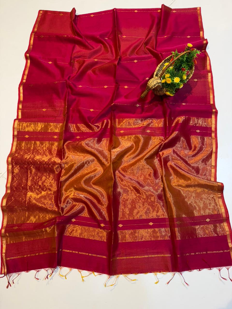 Noor, red premium silk dual-tone Maheshwari saree by Rihyaaz Fashions, blending traditional Indian handloom elegance with timeless festive styling.