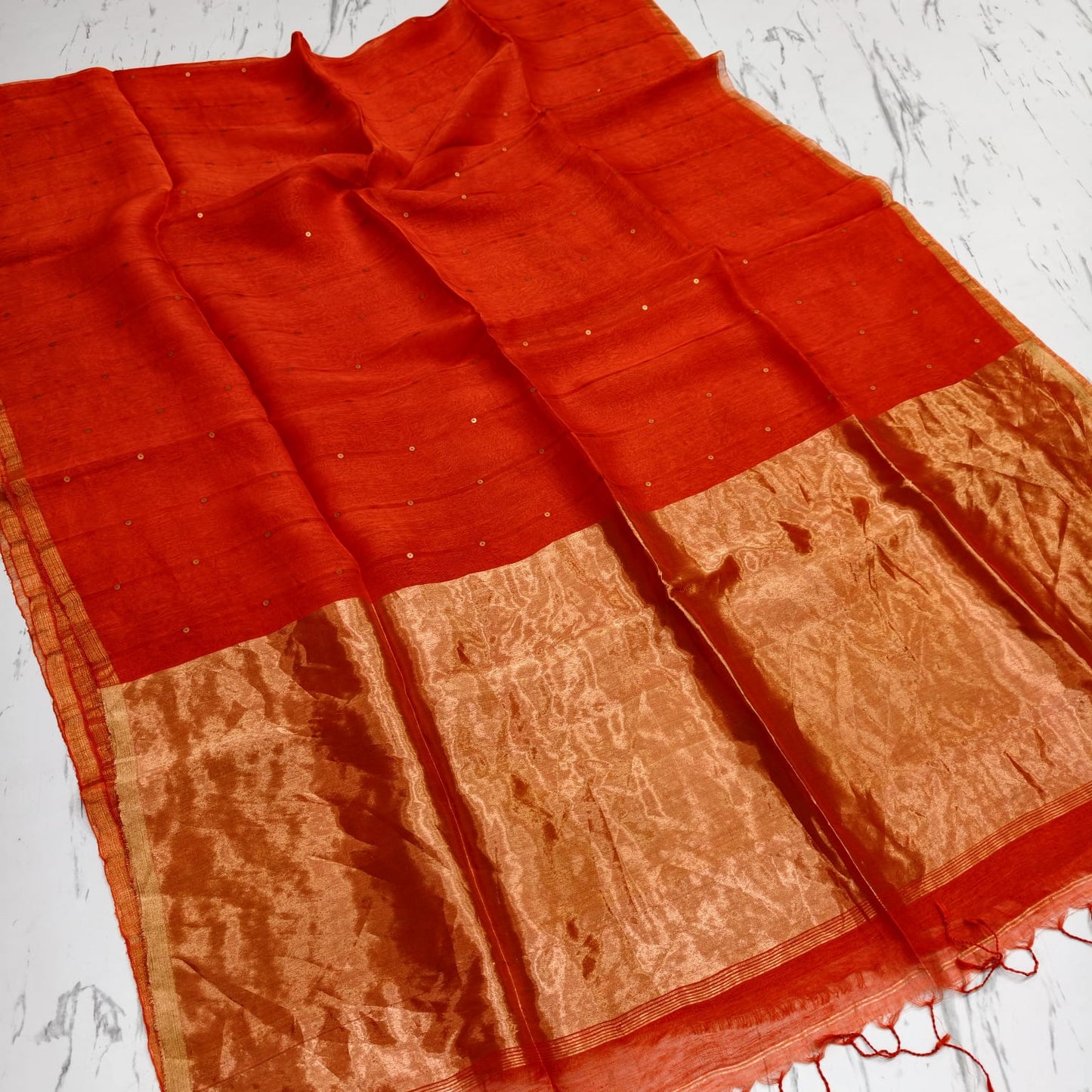 Nakshi Tissue Palla Resham Sequin Weaved Matka Saree by Rihyaaz, featuring elegant traditional weaving and luxurious tissue palla detailing.