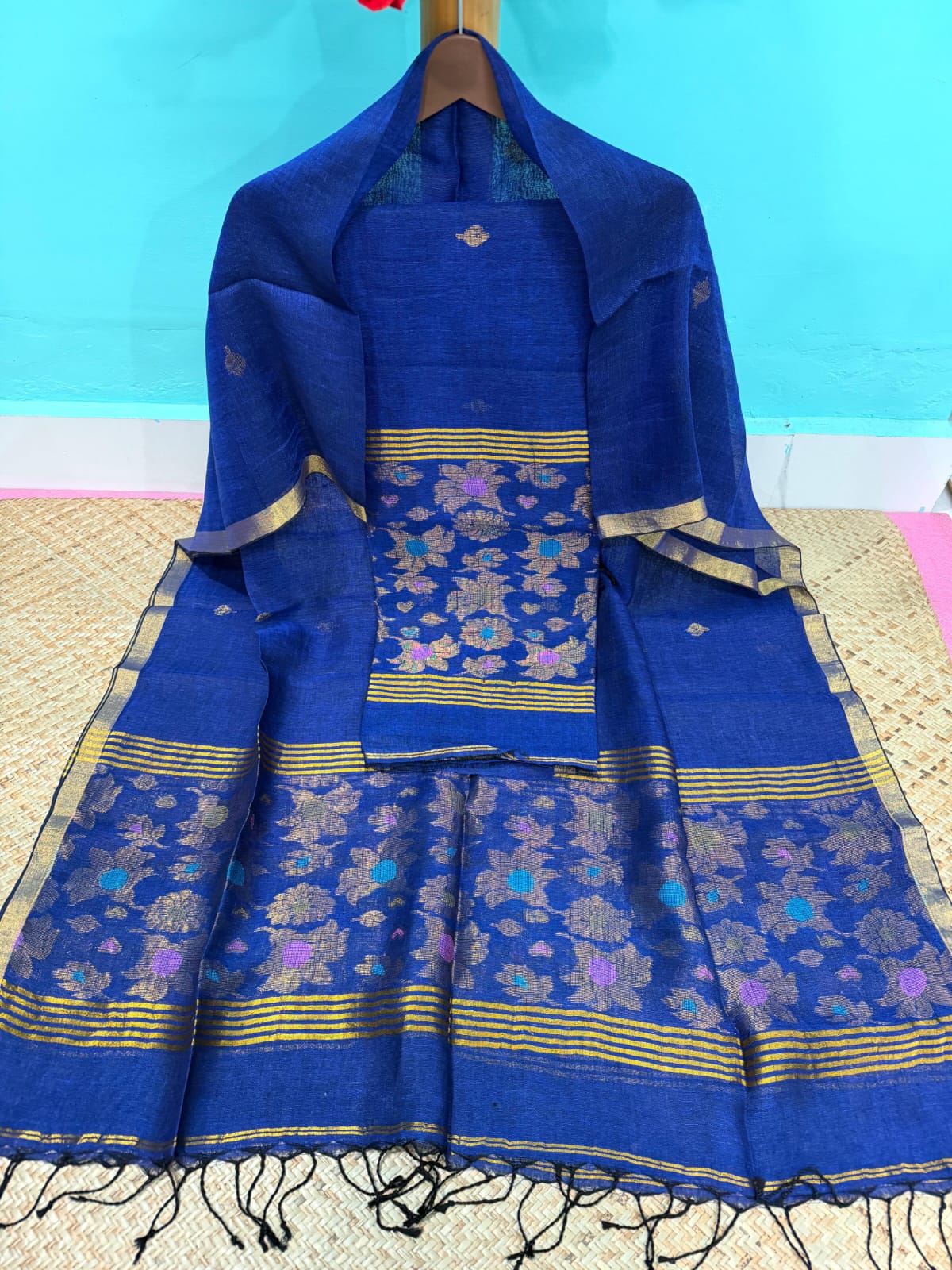 Floret linen floral weaved Jamdani suit set by Rihyaaz