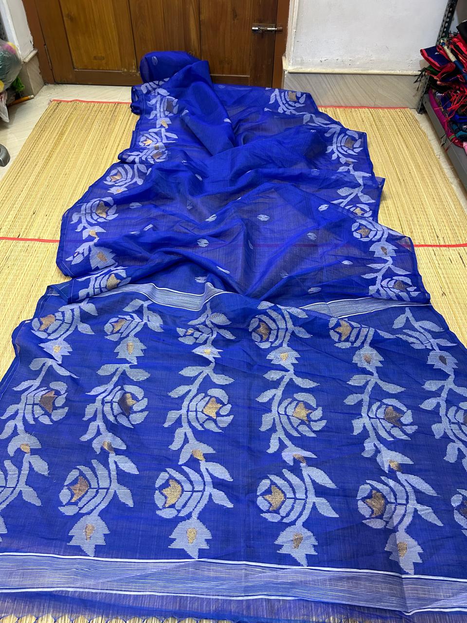 𝓢𝓻𝓲𝓵𝓪𝓽𝓱𝓪 – Pure Muslin Jamdani Saree | Premium Handwoven Saree | Rihyaaz