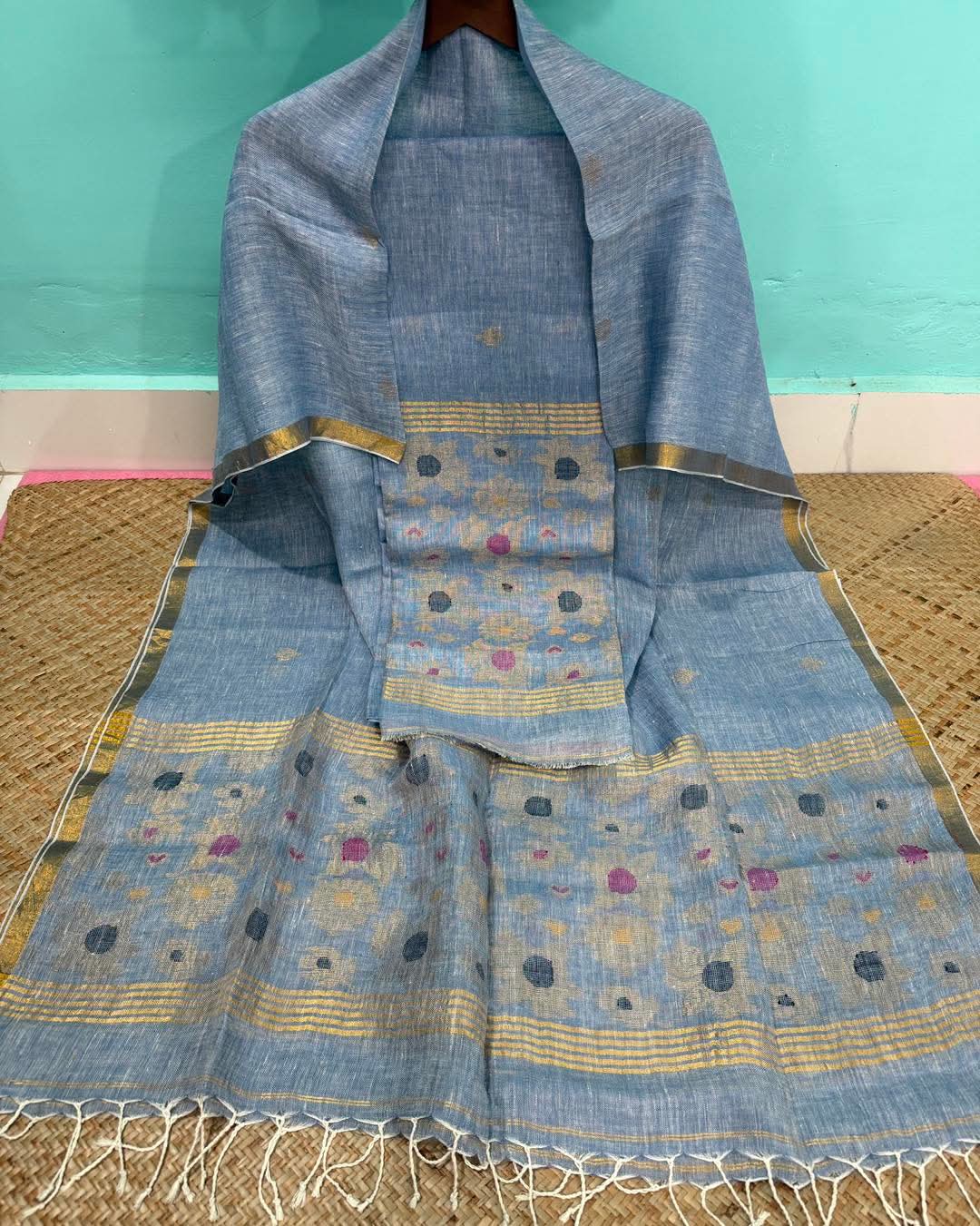 Floret linen floral weaved Jamdani suit set by Rihyaaz