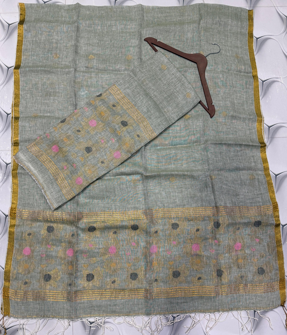 Slate zari weaved pure linen Jamdani suit set with 2.6 meter top and 2.5 meter Tassels dupatta by Rihyaaz 