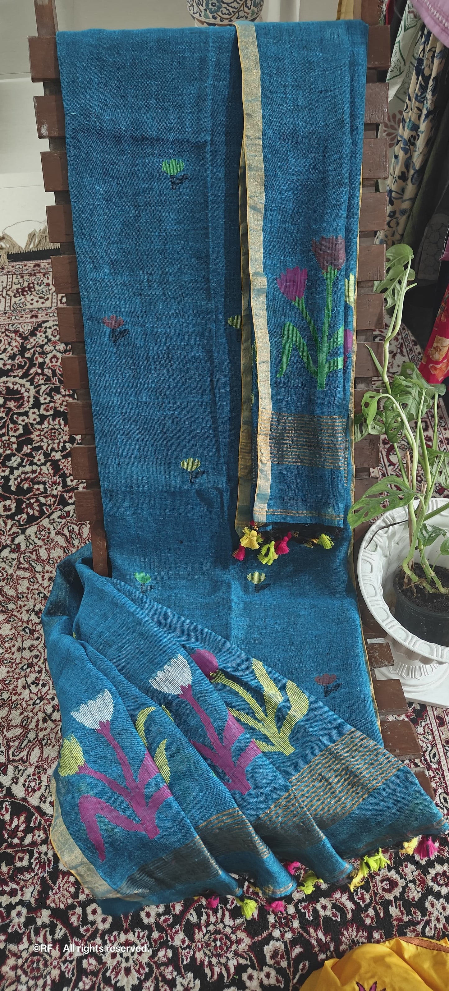 Tulip zari weaved 84 count Jayshree linen needle Jamdani suit with top and dupatta by Rihyaaz