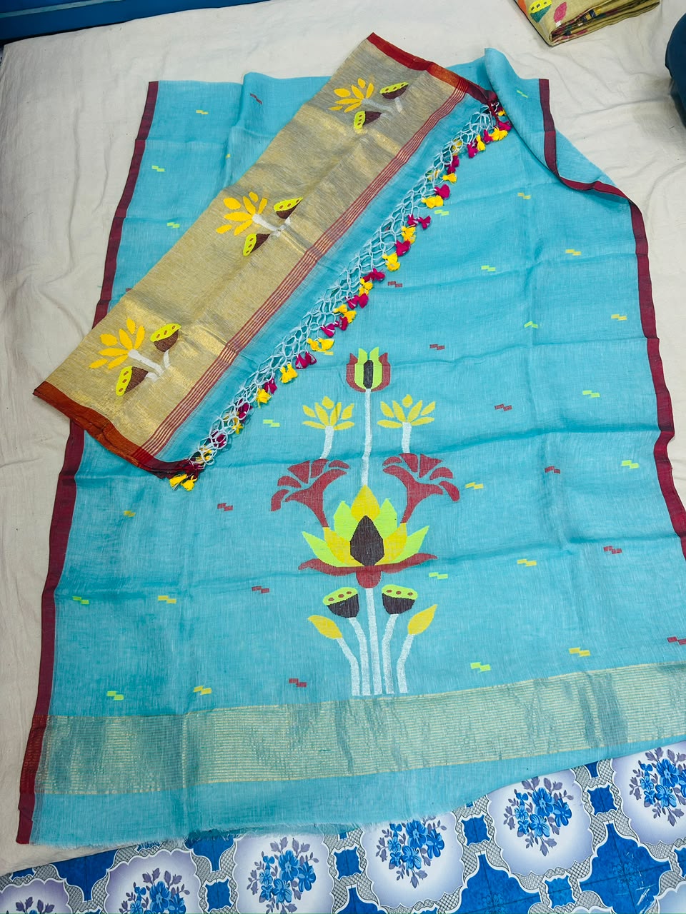 Linen Jamdani suit set by Rihyaaz featuring 2.5 metre top fabric and dupatta, showcasing elegant traditional Jamdani weaving and handcrafted ethnic design.
