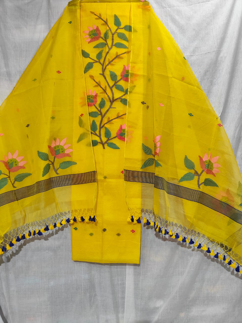 𝕶𝖚𝖓𝖏 handwoven jamdani suit set by Rihyaaz with 2.7 meter top and 2.5 meter dupatta