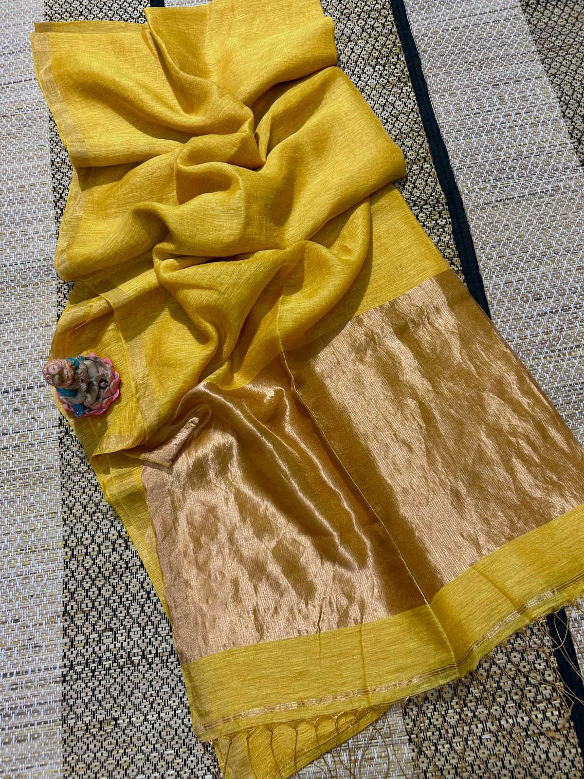 Liya - Silk Tissue Weaved Linen Saree with shimmering tissue palla by Rihyaaz, premium handwoven festive ethnic saree for weddings and celebrations.