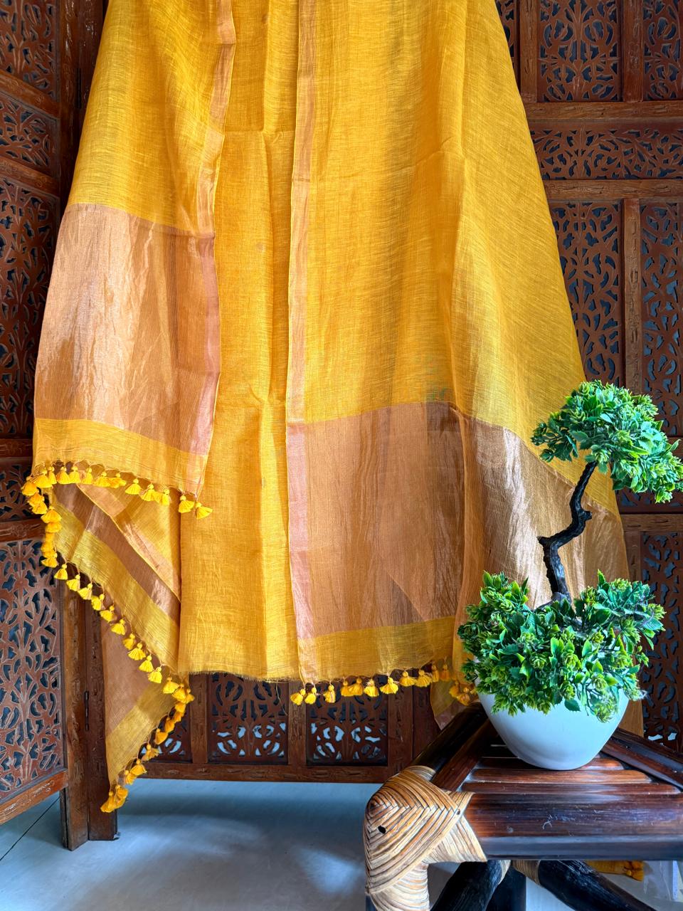 ℛ𝓊𝓉𝒷𝒶 | Premium Polka Dot Linen Suit With Broad Zari Palla Dupatta