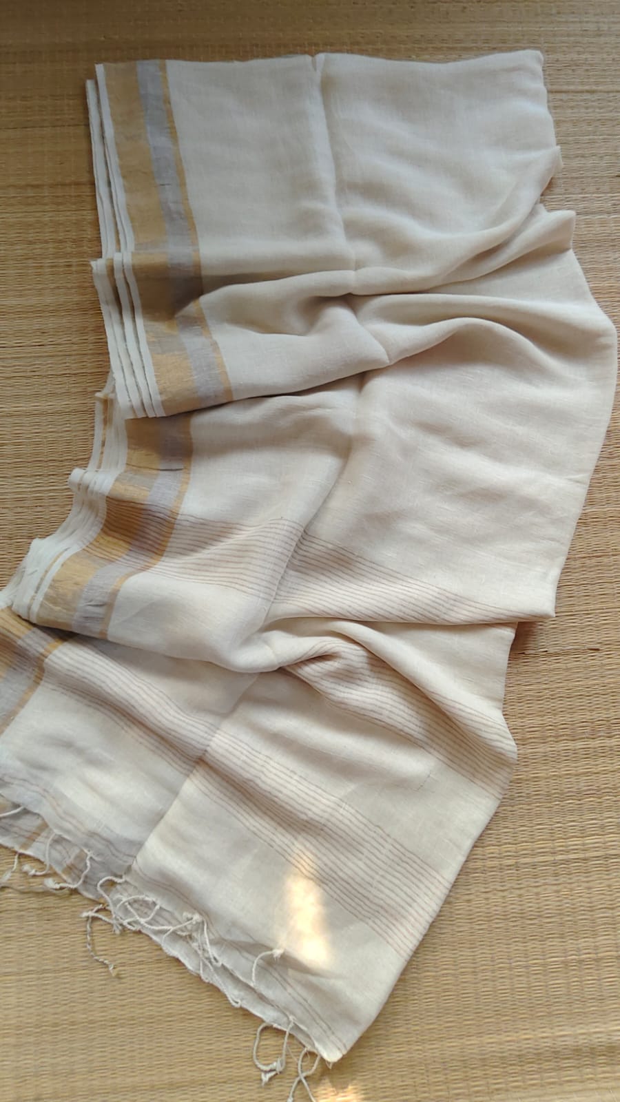 Revathi Pure Jayashree Linen Handwoven Saree with Dual Border & Zari Stripe Pallu | Rihyaaz