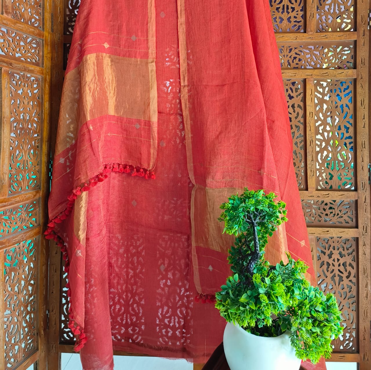 𝓗𝓮𝓮𝓻𝓪 ✨ | Pure Linen Tissue Jamdani Suit Set by Rihyaaz