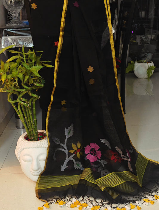 𝓒𝓱𝓱𝓪𝓻𝓲 Floral Border Resham Dupatta Matka Cotton Suit