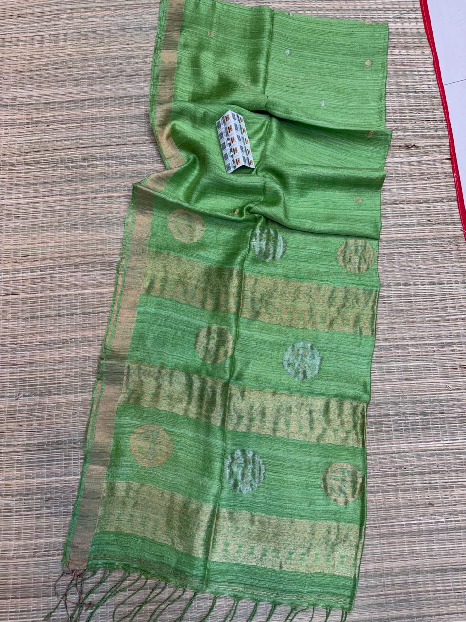 Mabesha by Rihyaaz – Handwoven Tussar by Tussar Jamdani saree with intricate needlework, elegant swan motifs, and matching running blouse piece.